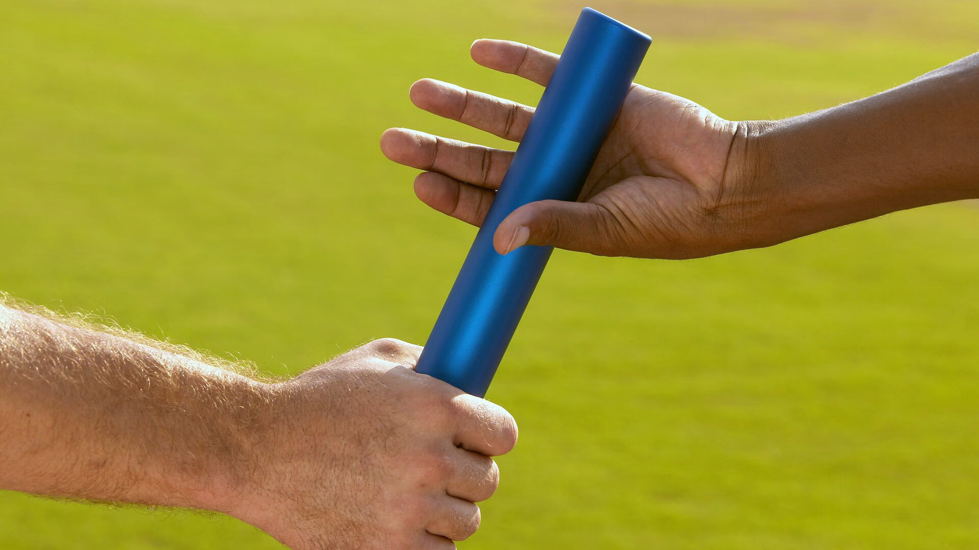 夺冠首场状态出色，巴塞罗那观众沸腾！，库里重返赛场比赛高潮迭起