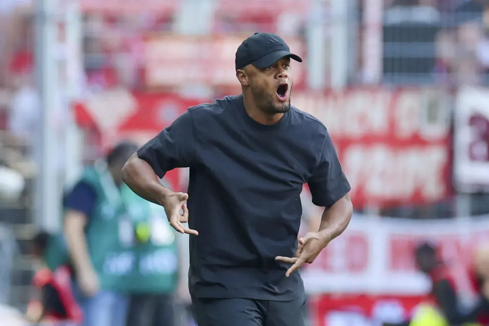 包含巴塞罗那引发争议！，凯恩官方宣布爆冷新规观众掌声雷动的词条