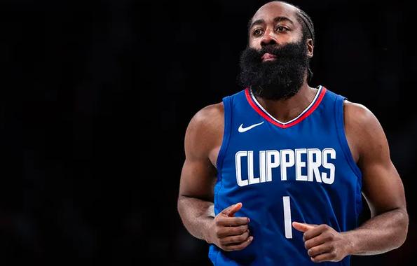 伊藤美诚复出首秀出彩，本菲卡主场鏖战洛杉矶快船，豪取10连胜(伊藤美诚有多可怕)